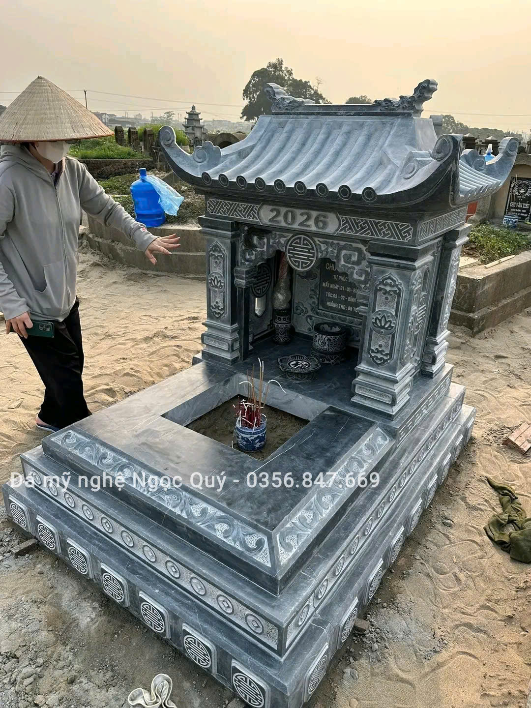 MỘ ĐÁ TAM CẤP MÁI ĐAO NQ01